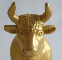 Bulle und Bär Skulpturen Keramik in Goldfarbe